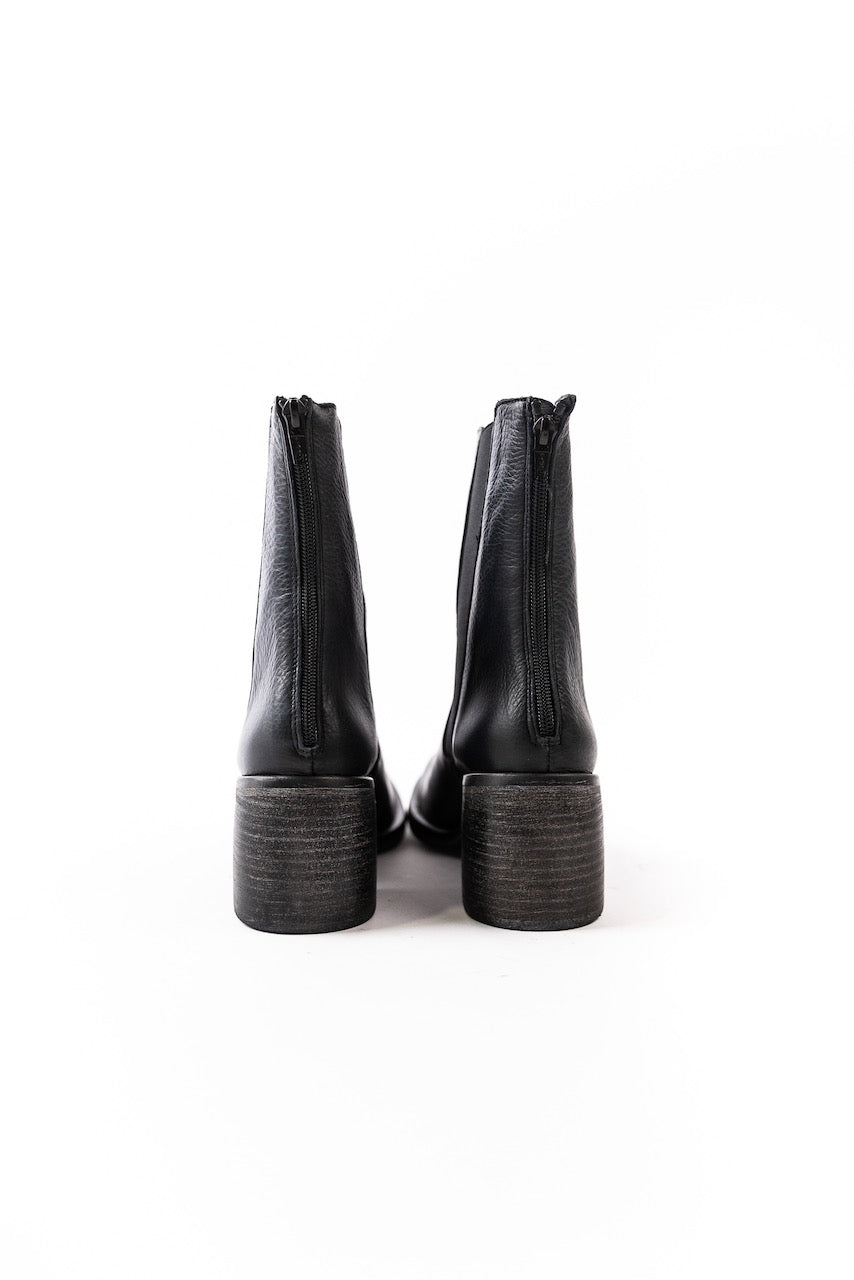 Free People Essential Chelsea Boots - Mack & Harvie