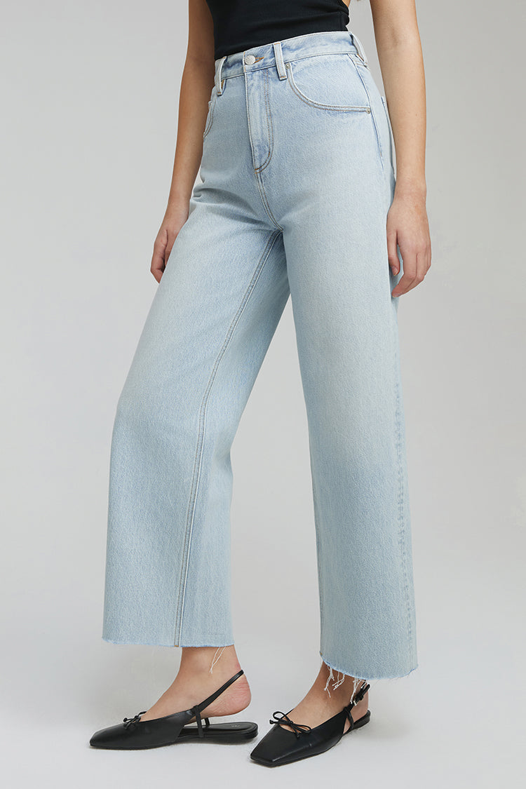 Moon Curve Raw Hem Crop Jeans HJ129