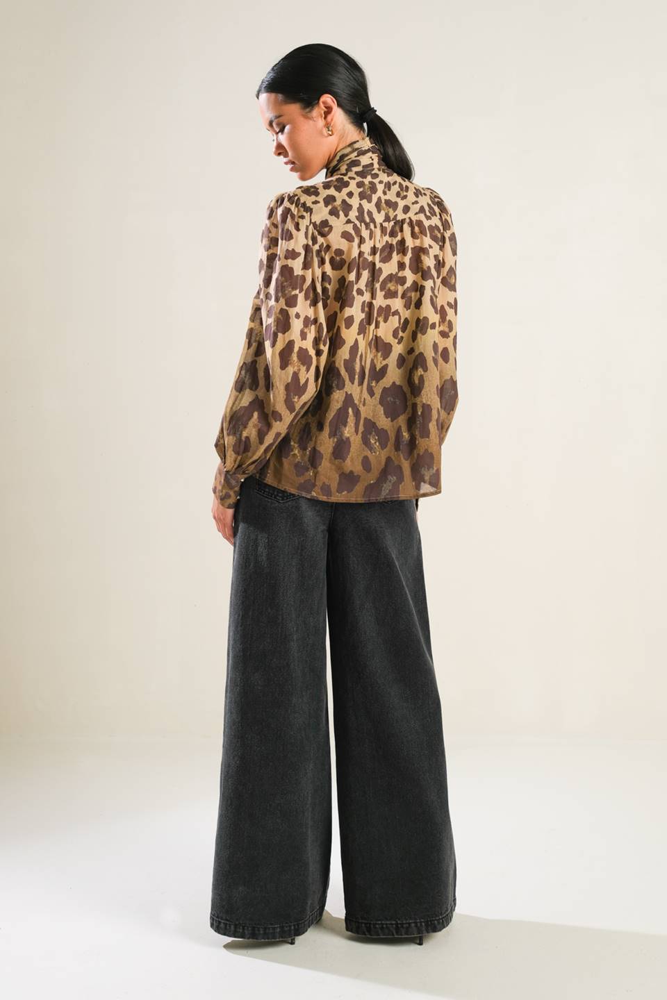 KEEPING TABS WOVEN TOP - Mack & Harvie