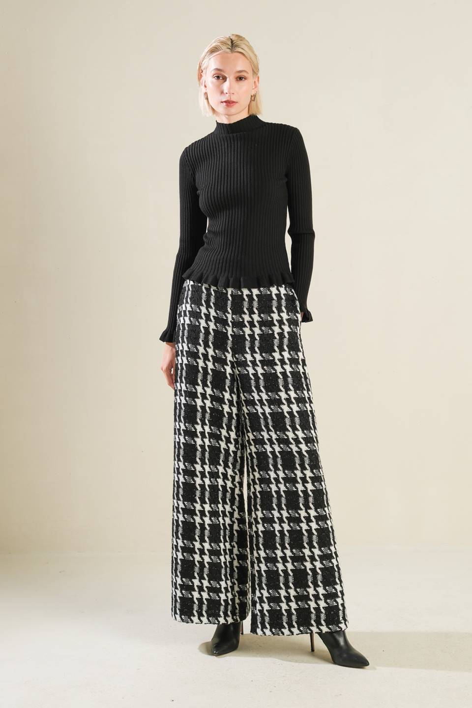 KISS ME IN THE MORNING SWEATER TOP - Mack & Harvie