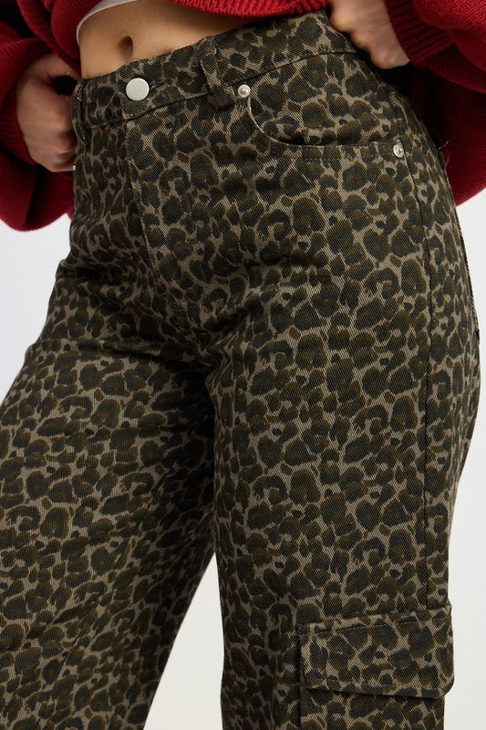 MID RISE WIDE LEG CARGO PANTS - Mack & Harvie