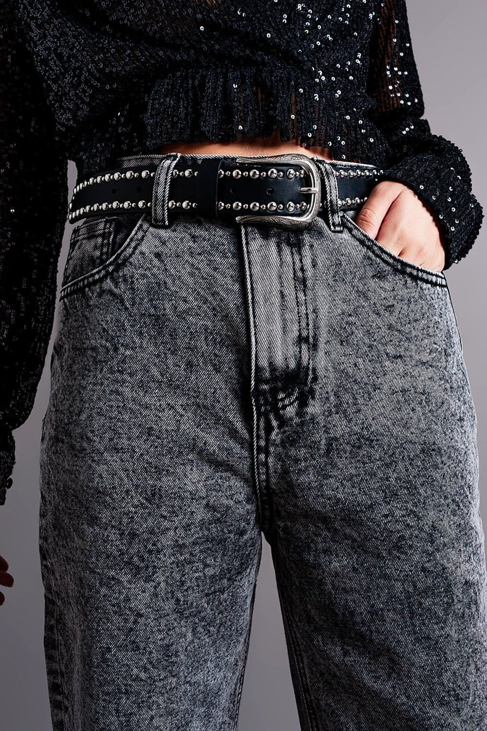 Mom Jeans With High Waist in Black - Mack & Harvie