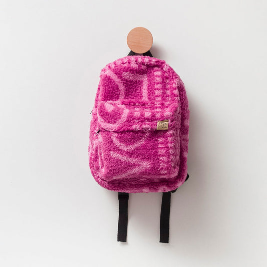 dannie mini backpack sheepskin UGG II Sheep, Pink Opal This compact backpack embodies the iconic UGG style UGG Women's Dannie Ii Mini