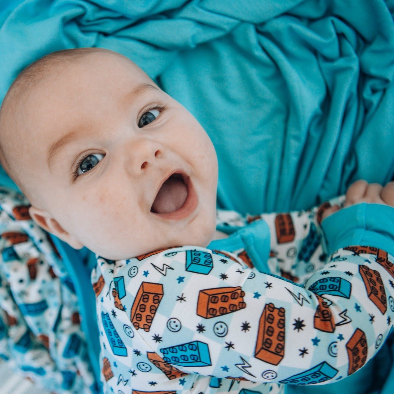 ZIP ROMPER - Legos - Mack & Harvie