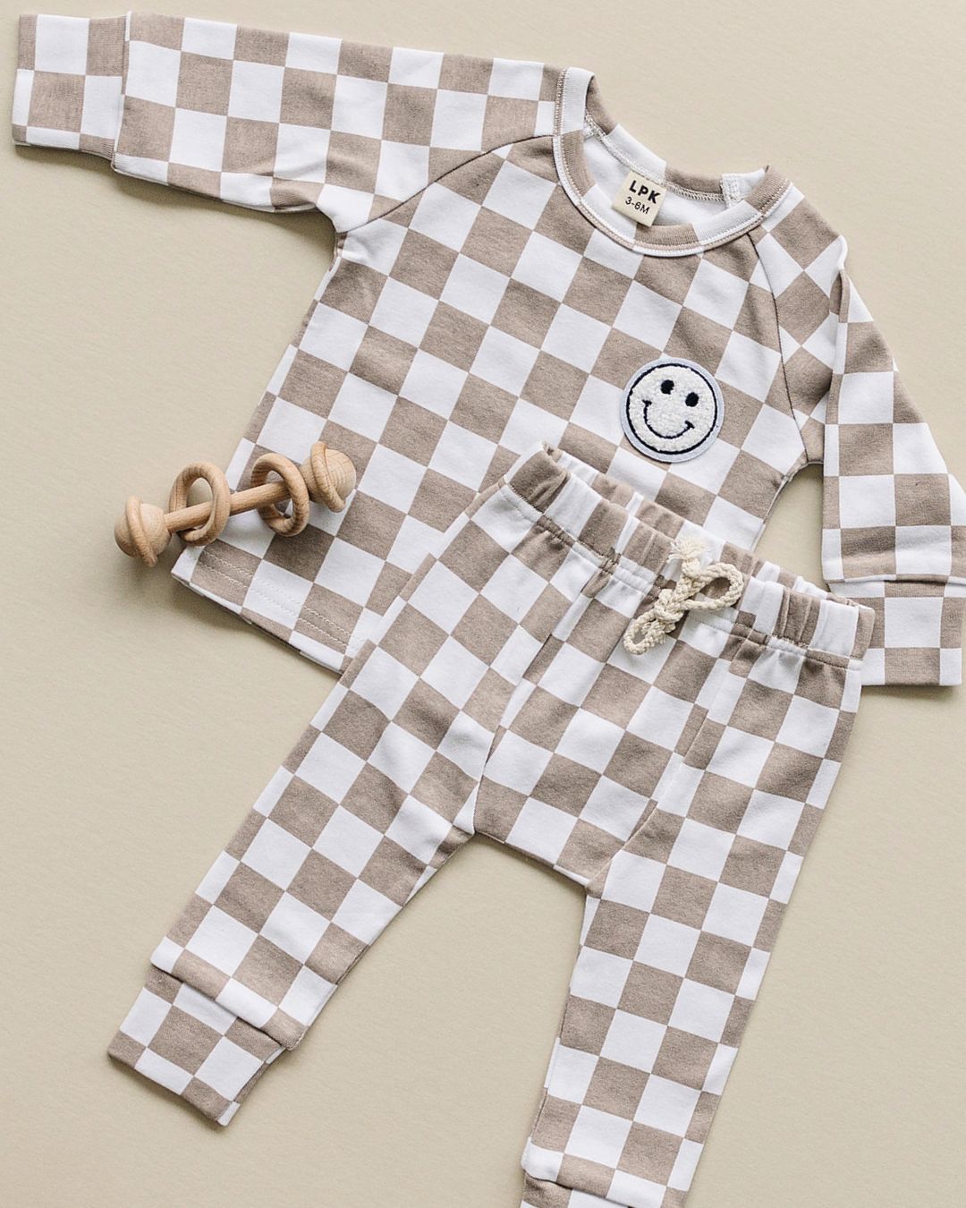 Checkered Smiley Lounge Set | Latte - Mack & Harvie
