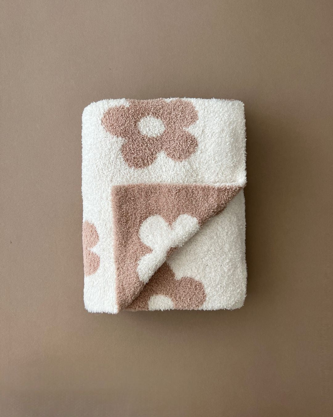 Daisy Fuzzy Blanket | Latte - Mack & Harvie