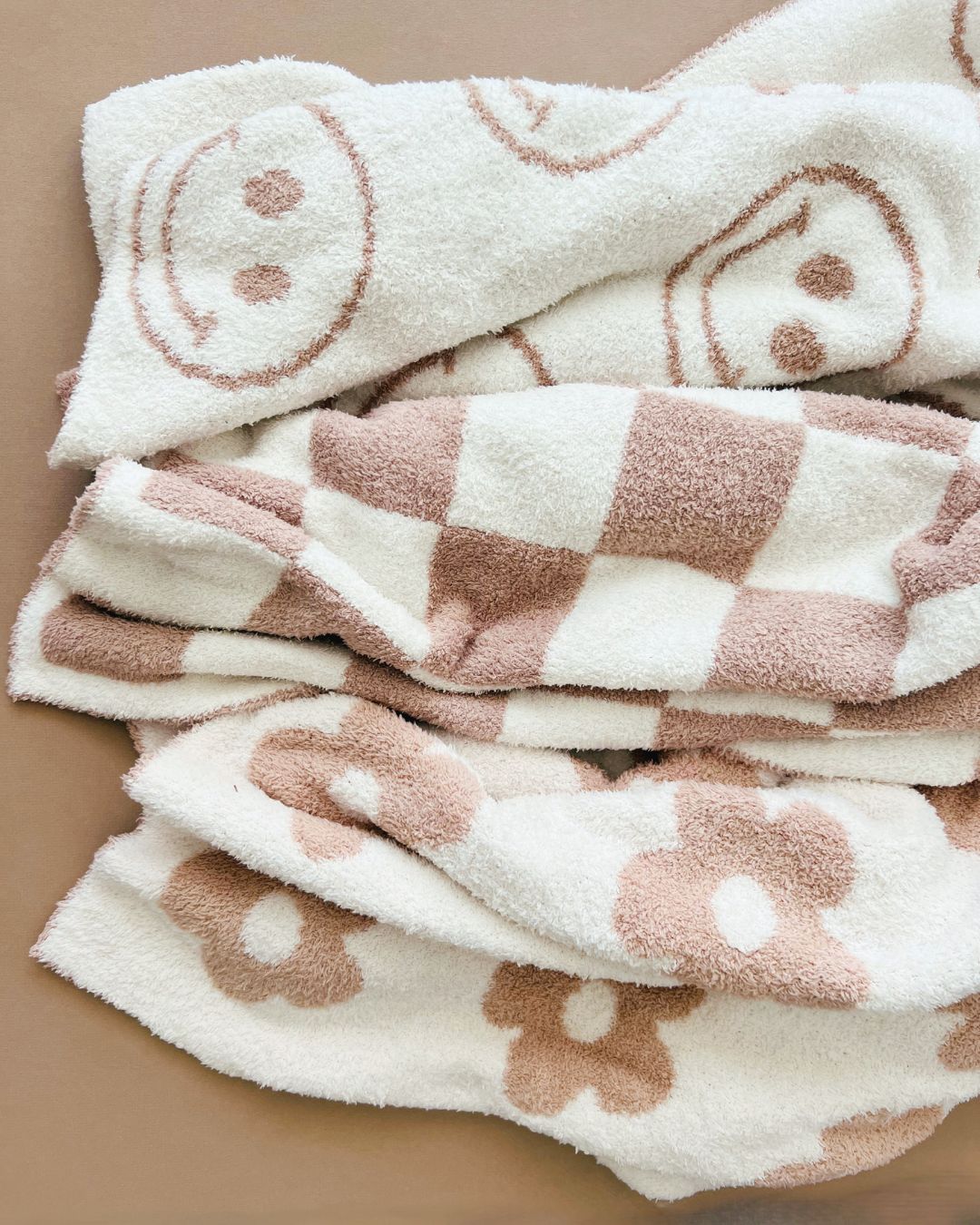 Daisy Fuzzy Blanket | Latte - Mack & Harvie