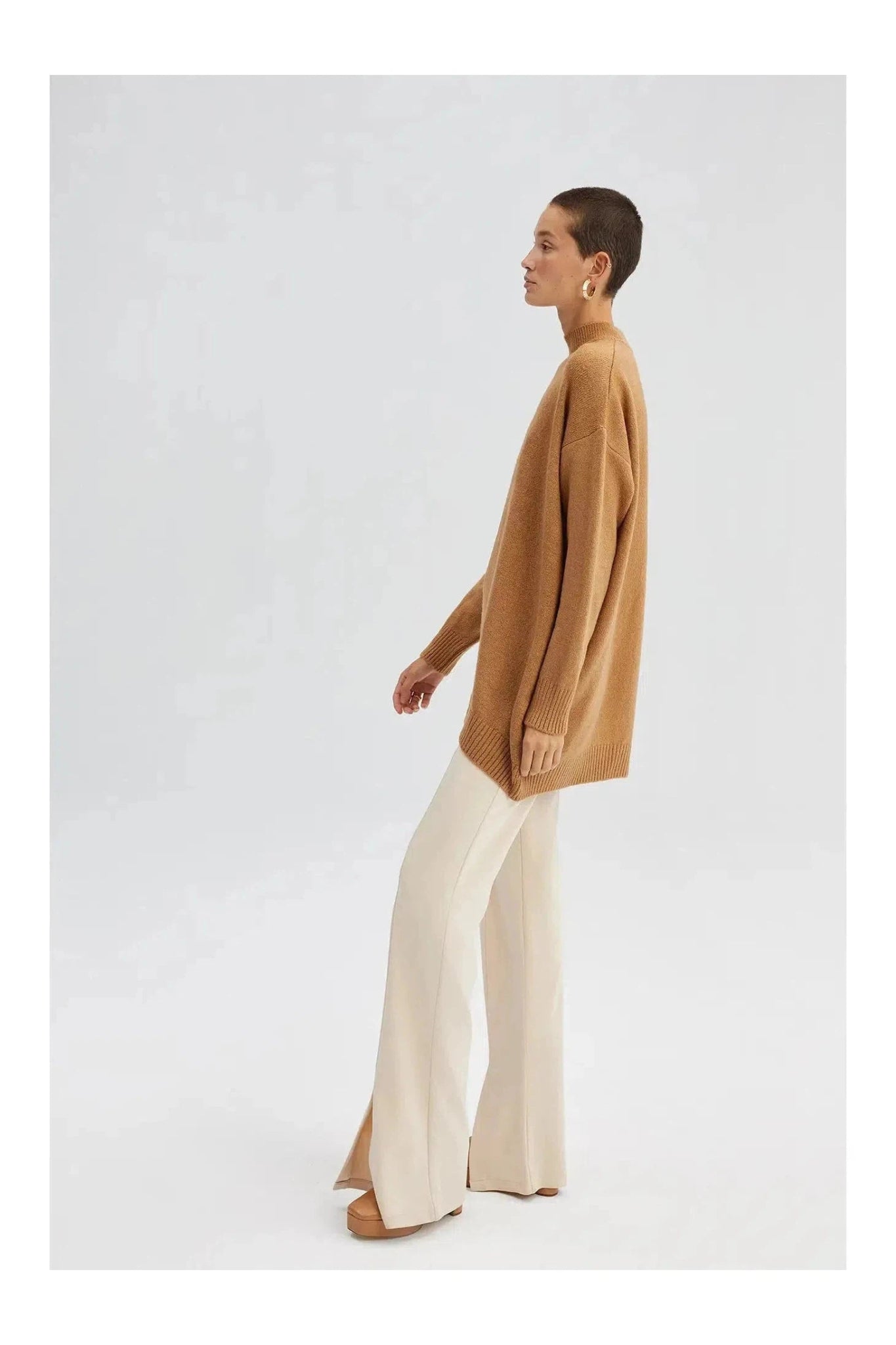 KNITTING JUMPER WITH OFF SHOULDER - Mack & Harvie