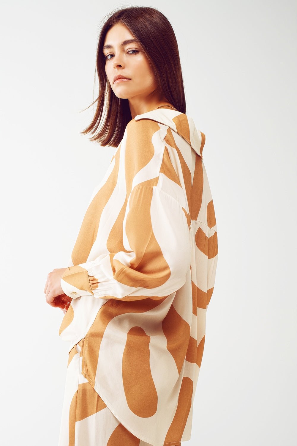 Relaxed Shirt in Beige Abstract Print - Mack & Harvie