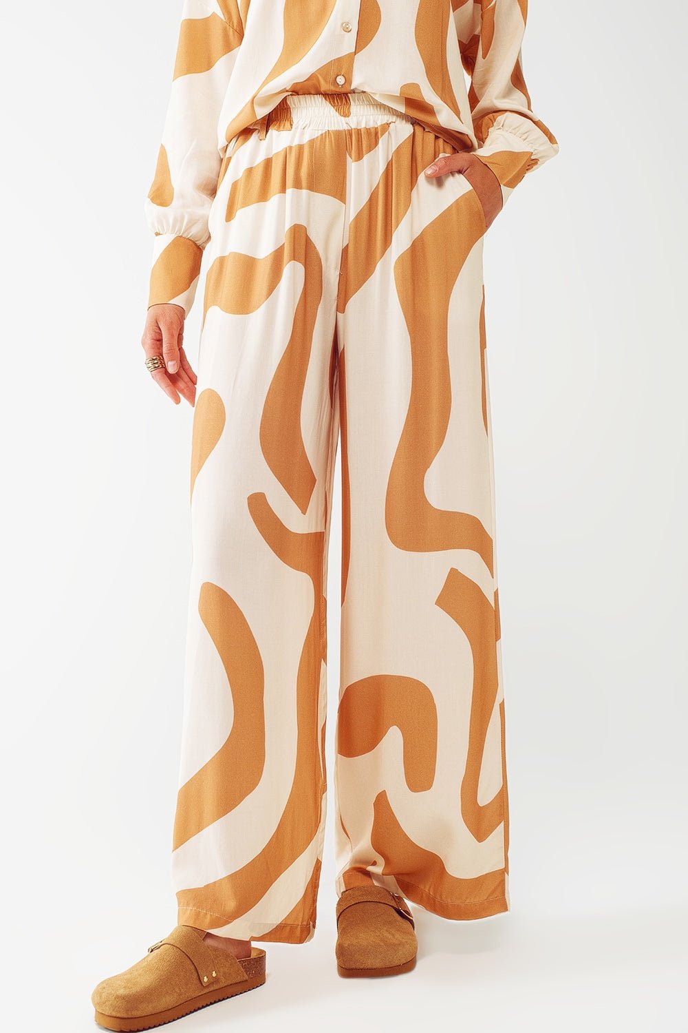 Relaxed Wide Leg Pants in Beige Abstract Print - Mack & Harvie
