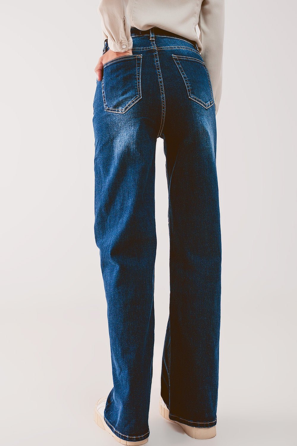 Straight Leg 90s Jeans With in Dark Blue - Mack & Harvie
