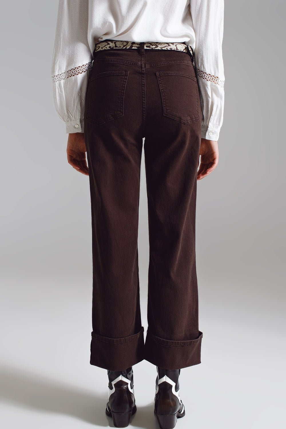 Straight Leg Jeans With Cropped Hem in Brown - Mack & Harvie